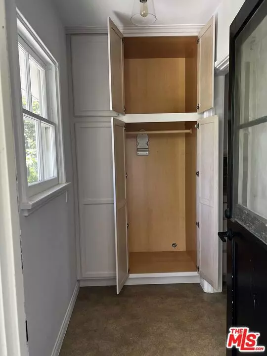 Los Angeles, CA 90049,130 S Bowling Green Way #134