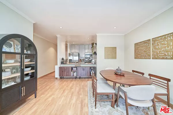 Los Angeles, CA 90020,424 S Westmoreland Avenue #204