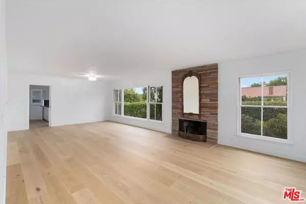 Huntington Beach, CA 92648,949 10th Street