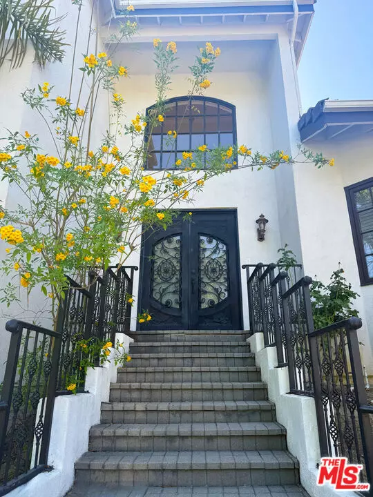 Sherman Oaks, CA 91403,15020 Encanto Drive