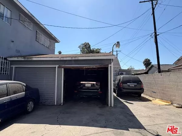 Los Angeles, CA 90003,315 W 65th Street