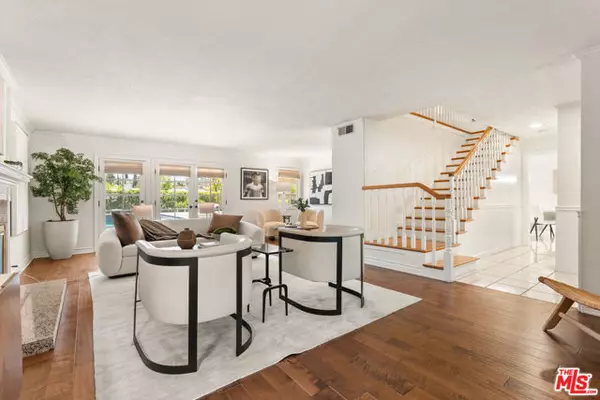Woodland Hills (los Angeles), CA 91367,5433 Rozie Avenue