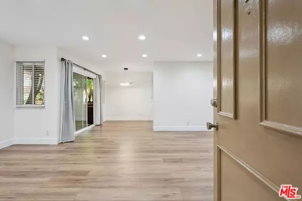Encino (los Angeles), CA 91316,5400 Newcastle Avenue #2