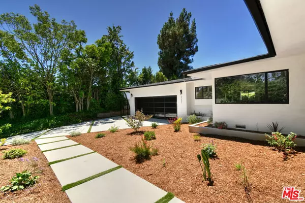 Los Angeles, CA 90049,3221 Elvido Drive