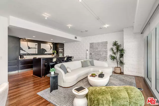 6250 Hollywood Boulevard #10L, Los Angeles, CA 90028