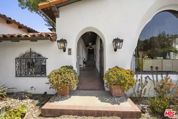 Los Angeles, CA 90064,2714 Forrester Drive