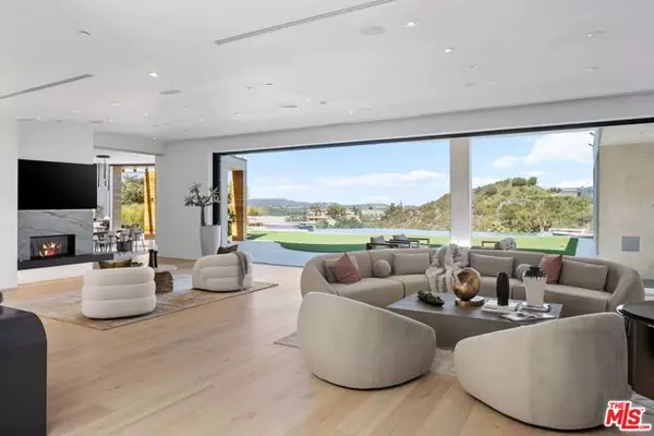 Beverly Hills, CA 90210,455 Castle Place