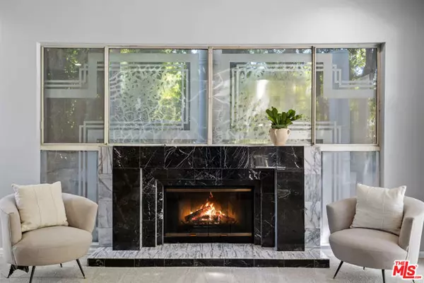 Woodland Hills (los Angeles), CA 91367,23246 Canzonet Street