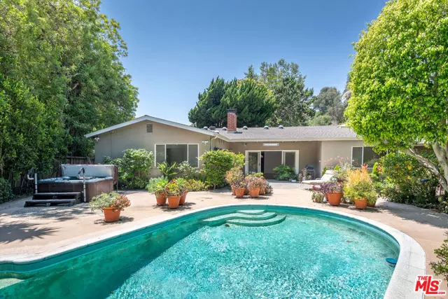 Los Angeles, CA 90049,1350 Jonesboro Drive