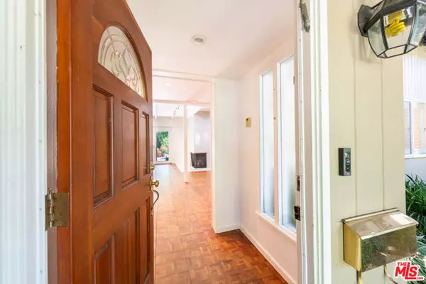 Los Angeles, CA 90049,1350 Jonesboro Drive