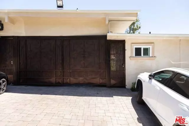 15555 High Knoll Road, Encino (los Angeles), CA 91436