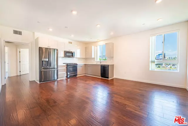 5531 La Mirada Avenue #302, Los Angeles, CA 90038