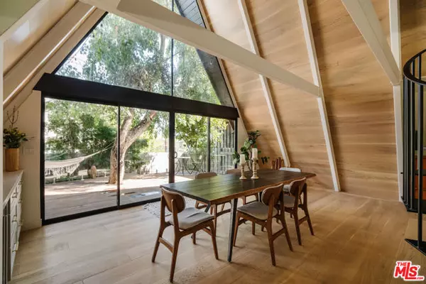 Studio City (los Angeles), CA 91604,4173 Sunswept Drive