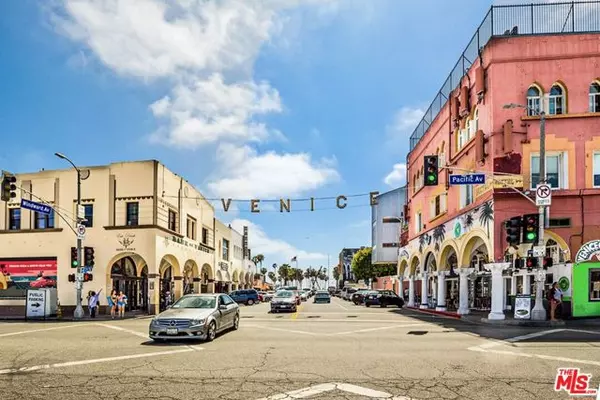 28 Ozone Avenue #1/2, Venice (los Angeles), CA 90291