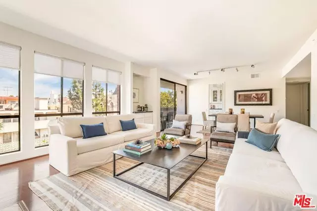 Los Angeles, CA 90049,11805 Mayfield Avenue #202