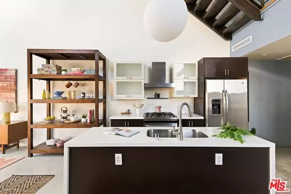 Los Angeles, CA 90038,803 Wilcox Avenue #12