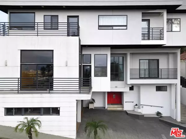 3971 Fredonia Drive, Los Angeles, CA 90068