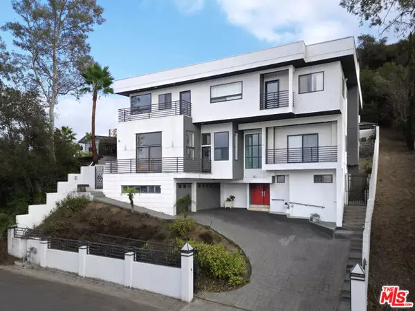 Los Angeles, CA 90068,3971 Fredonia Drive