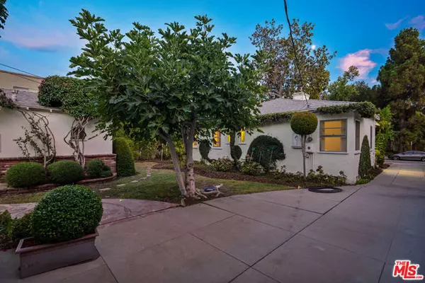 Toluca Lake (los Angeles), CA 91601,10941 Peach Grove Street