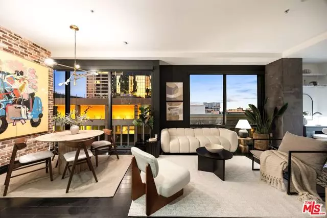 655 S Hope Street #1401, Los Angeles, CA 90017