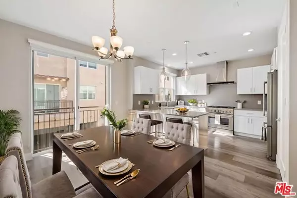 Calabasas, CA 91302,4454 Paxton Place