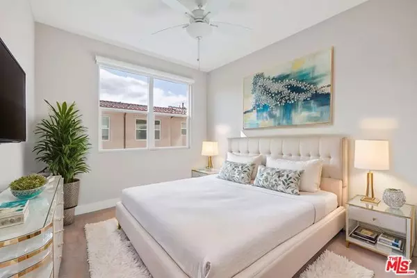 Calabasas, CA 91302,4454 Paxton Place