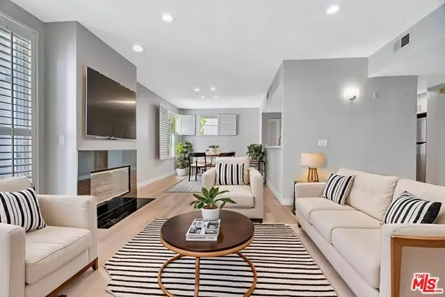 Encino (los Angeles), CA 91316,5350 White Oak Avenue #311