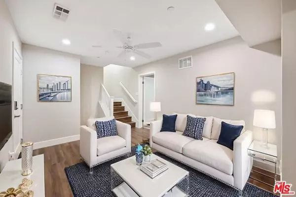Calabasas, CA 91302,4417 Paxton Place