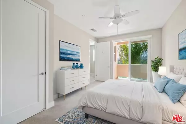 Calabasas, CA 91302,4417 Paxton Place