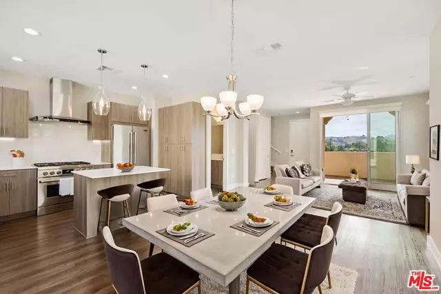 Calabasas, CA 91302,4417 Paxton Place