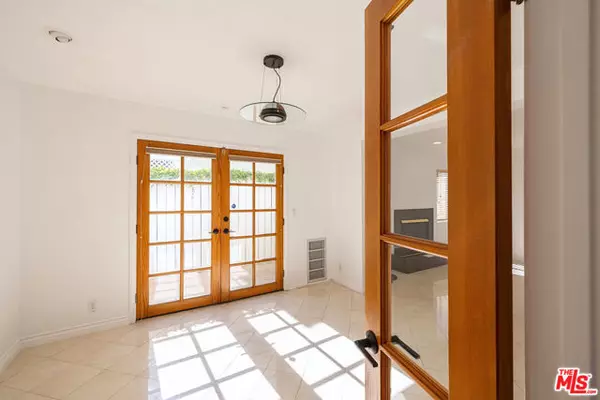 Studio City (los Angeles), CA 91604,13030 Valleyheart Drive #122