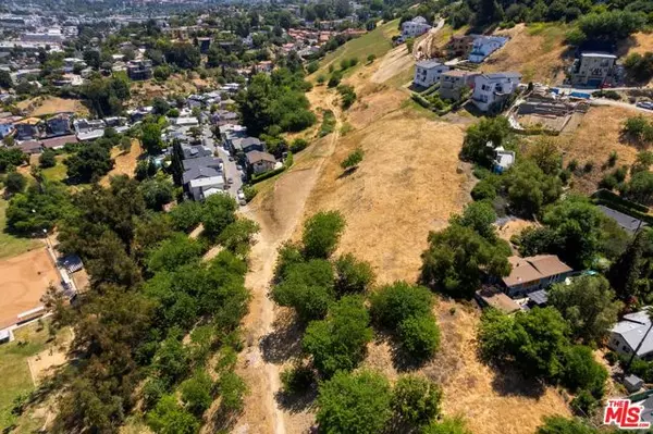 Los Angeles, CA 90065,3586 N Mimosa Drive