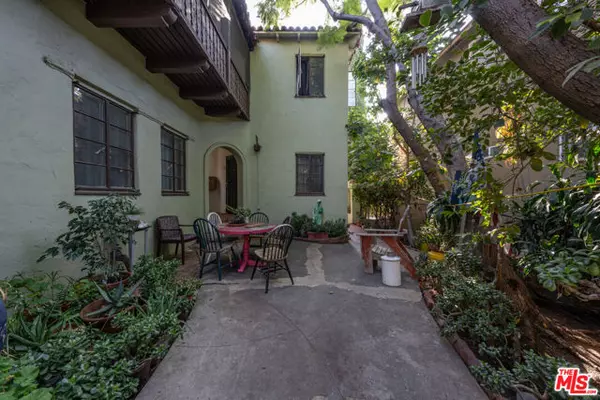 Los Angeles, CA 90038,6027 Barton Avenue