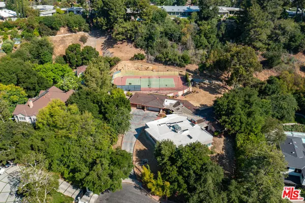 Encino (los Angeles), CA 91436,16145 High Valley Place