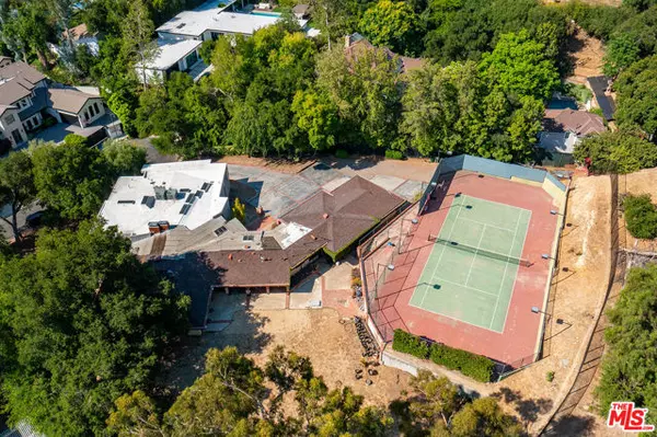 Encino (los Angeles), CA 91436,16145 High Valley Place