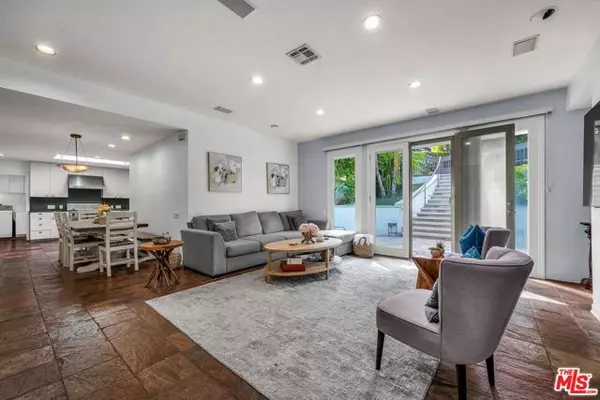 Los Angeles, CA 90024,10321 Rochester Avenue