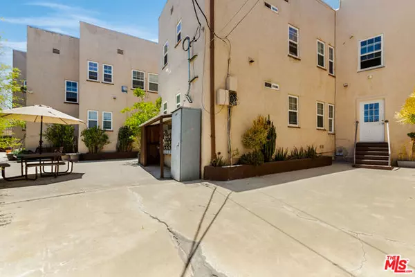 Los Angeles, CA 90036,5320 W Olympic Boulevard