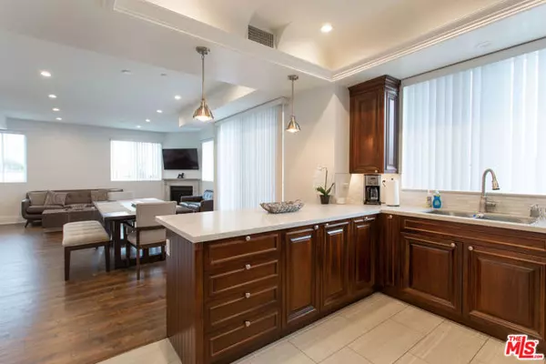 Los Angeles, CA 90035,907 S Shenandoah Street #302