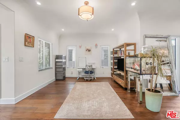 Los Angeles, CA 90019,1042 S Stanley Avenue