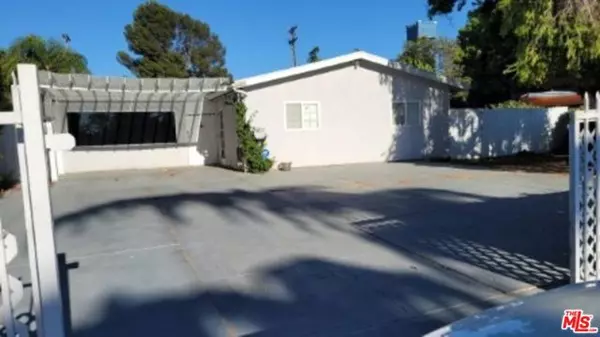 4669 W Olympic Boulevard, Los Angeles, CA 90019