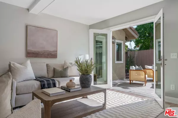 Agoura Hills, CA 91301,30462 Passageway Place