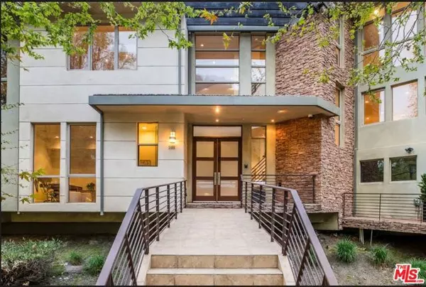 Los Angeles, CA 90049,3685 Mandeville Canyon Road