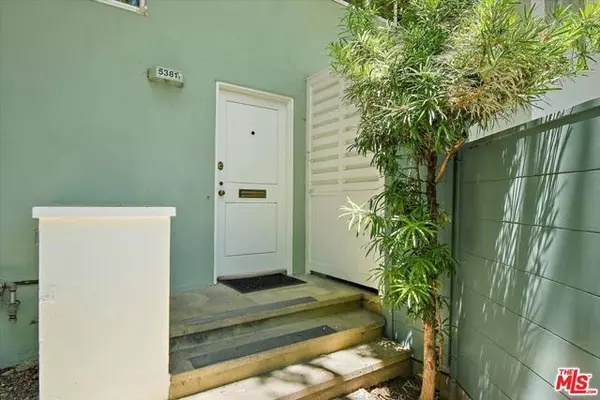 Los Angeles, CA 90016,5381 Village