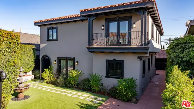 Los Angeles, CA 90019,5558 Edgewood Place