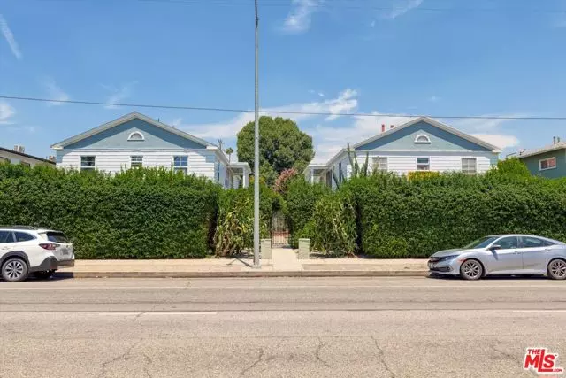 North Hollywood (los Angeles), CA 91601,11683 Chandler Boulevard #11685 1/2