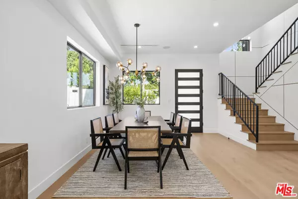 Encino (los Angeles), CA 91316,5741 Newcastle Avenue