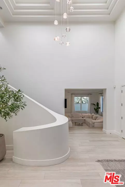 Beverly Hills, CA 90210,12000 Crest Court