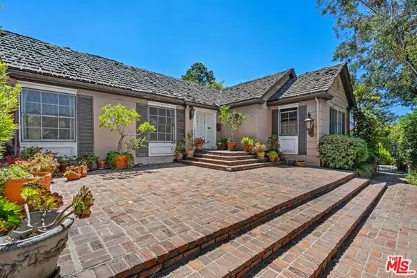 Los Angeles, CA 90049,11450 Ayrshire Road