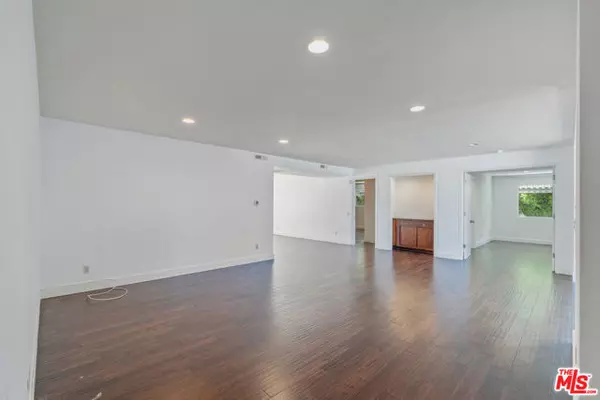 Beverly Hills, CA 90210,603 N Doheny Drive #2B