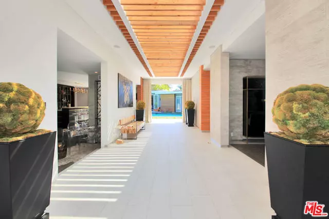 Los Angeles, CA 90049,3054 Elvido Drive